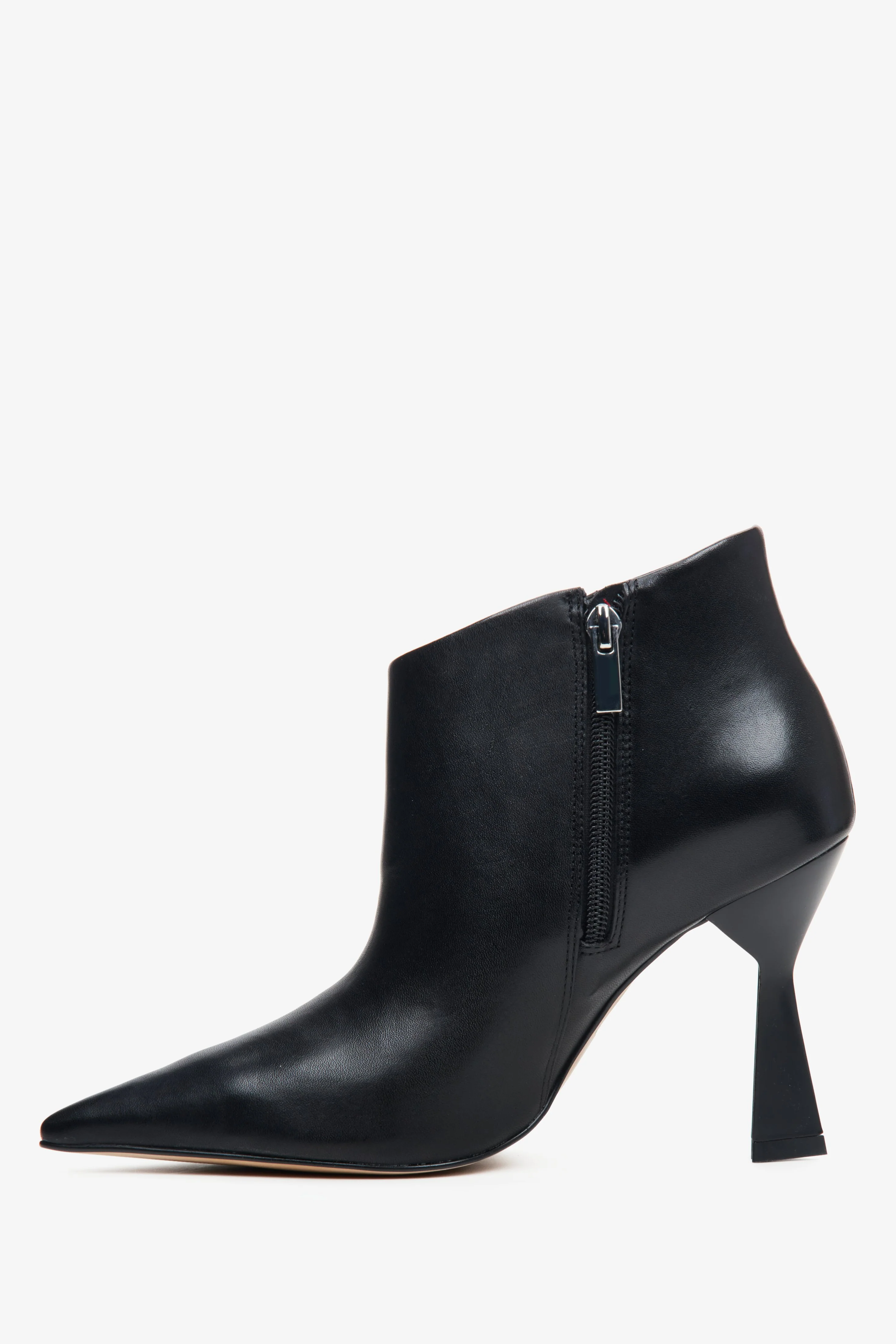 Czarne krótkie botki damskie ze skóry naturalnej na obcasie Estro ER00113714 - Image 4