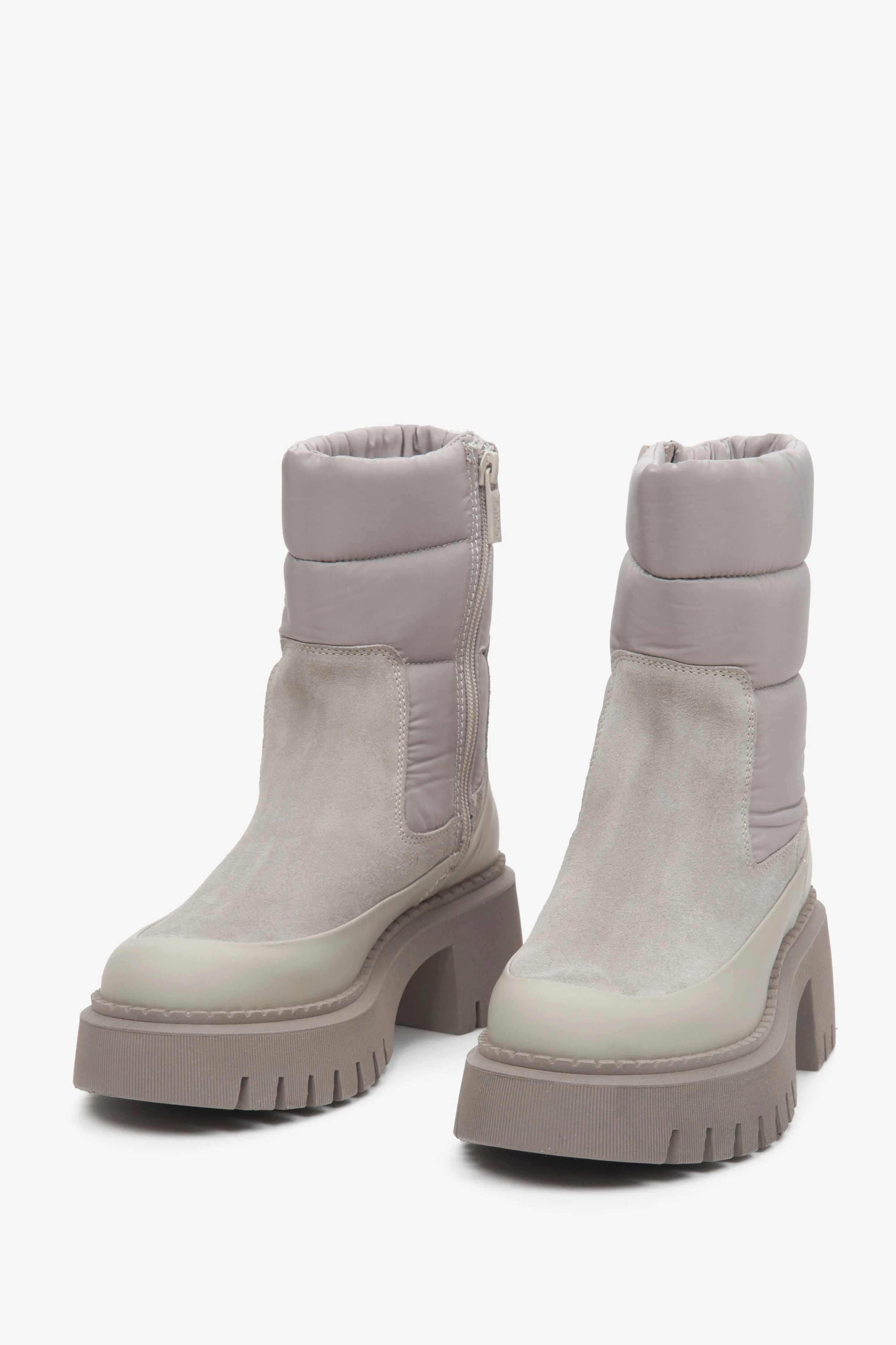 Szare botki damskie na zimę na stabilnej platformie z weluru i skóry Estro ER00113681 - Image 3