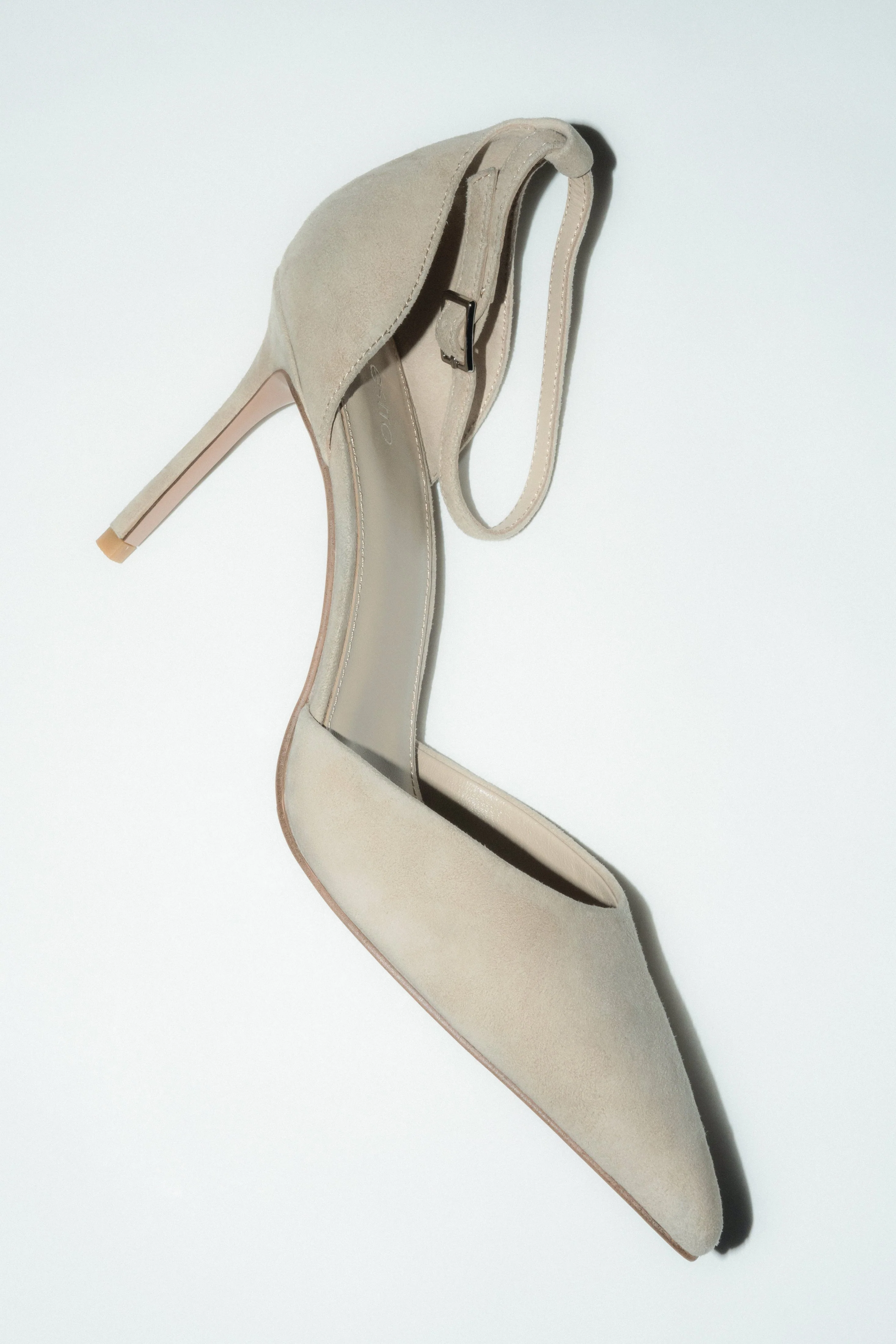 Beżowe buty na obcasie ze sprzączką z weluru naturalnego Estro ER00118467 - Image 7