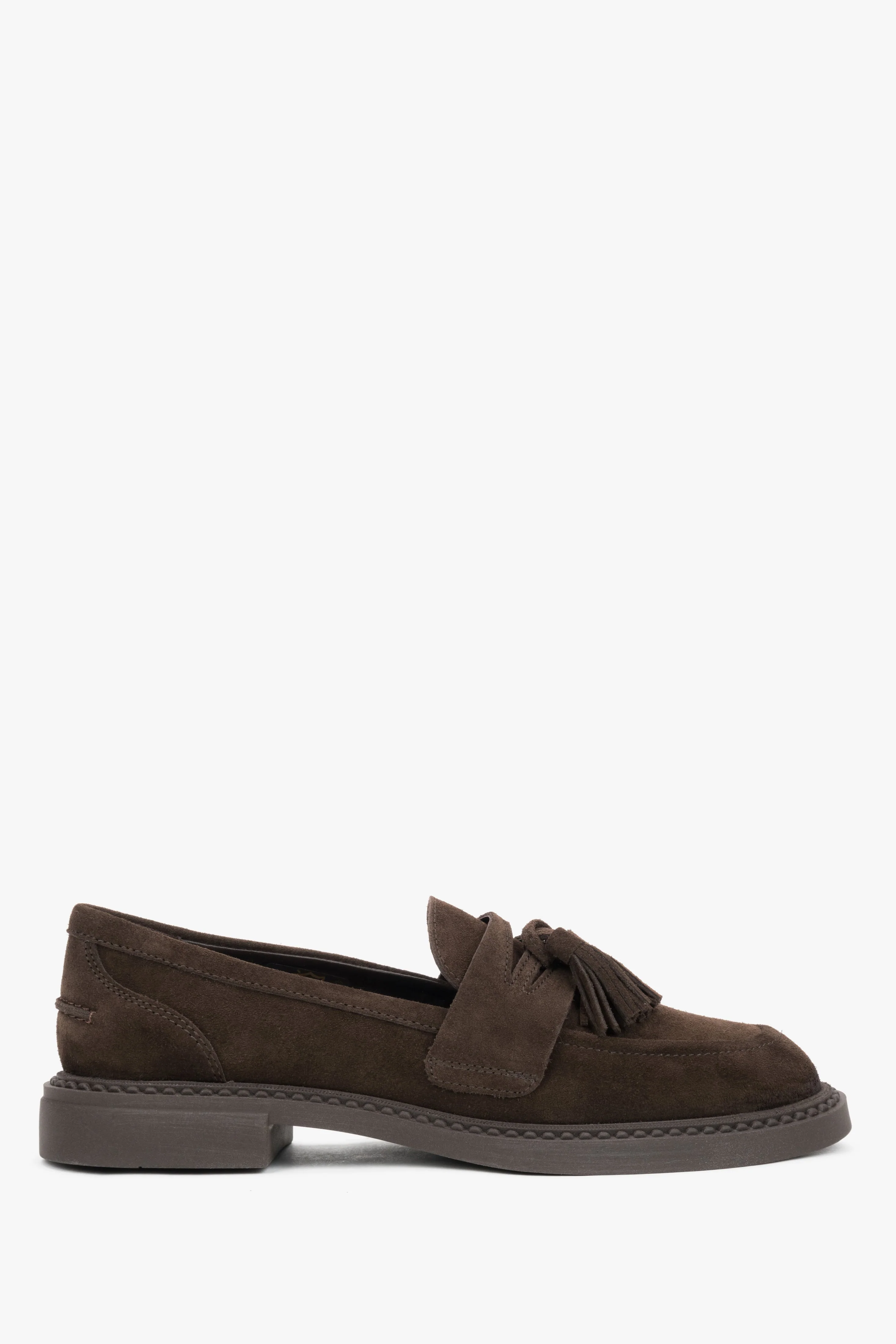 Czekoladowe loafersy damskie z chwostem z włoskiego weluru naturalnego Premium Estro ER00119923