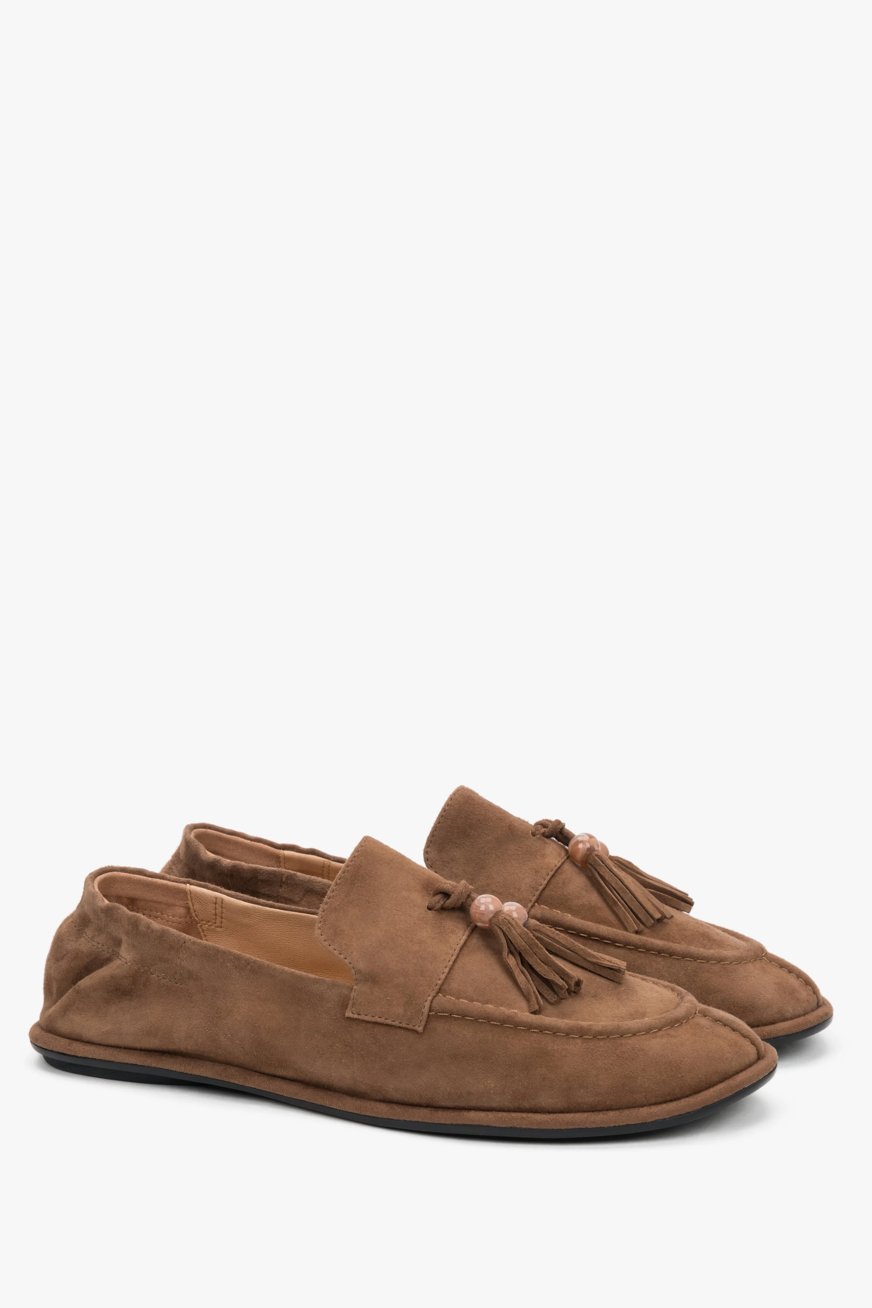 Jasnobrązowe loafersy damskie z ozdobnym chwostem typu barefoot z weluru naturalnego Estro ER00119872 - Image 2