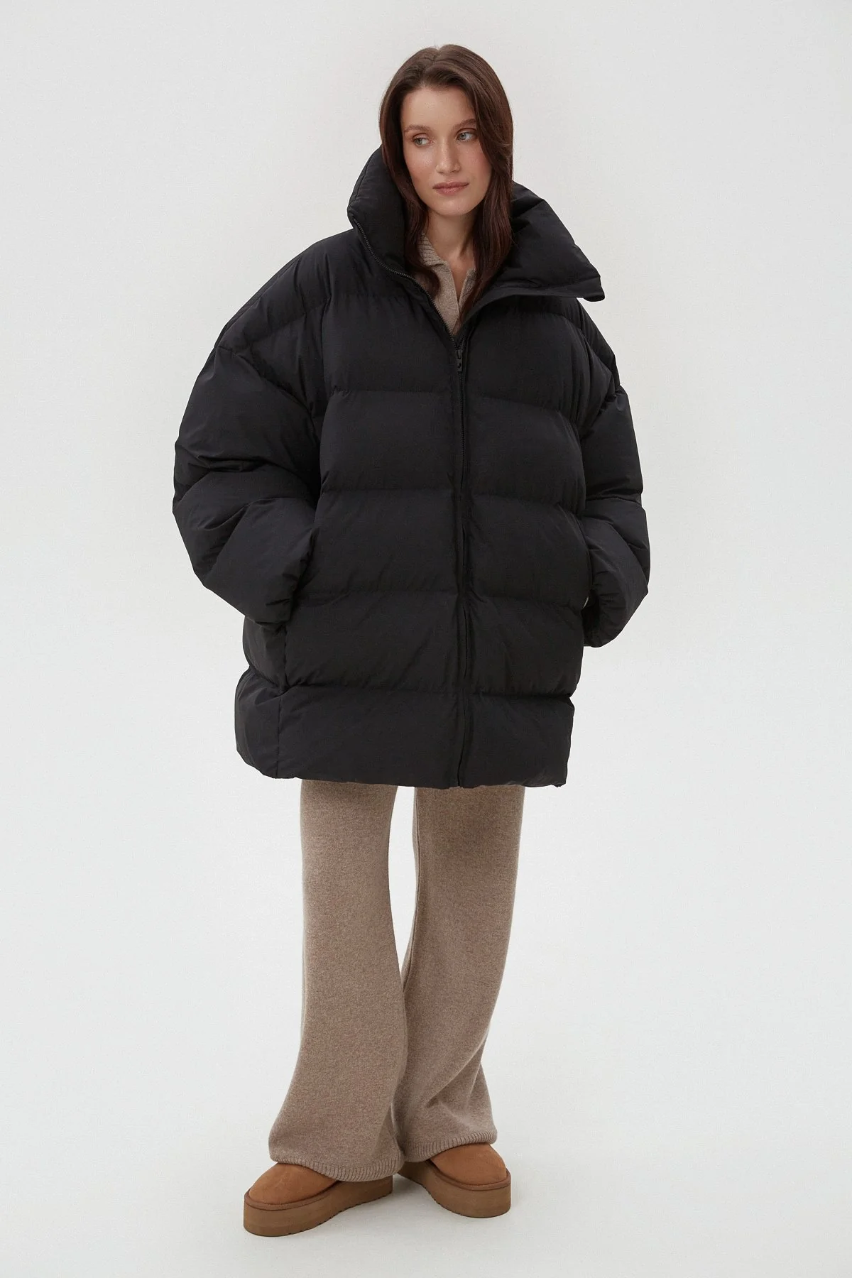 Czarna pikowana kurtka damska oversize typu puffer z wysokim kołnierzem Estro ER00113894 - Image 3