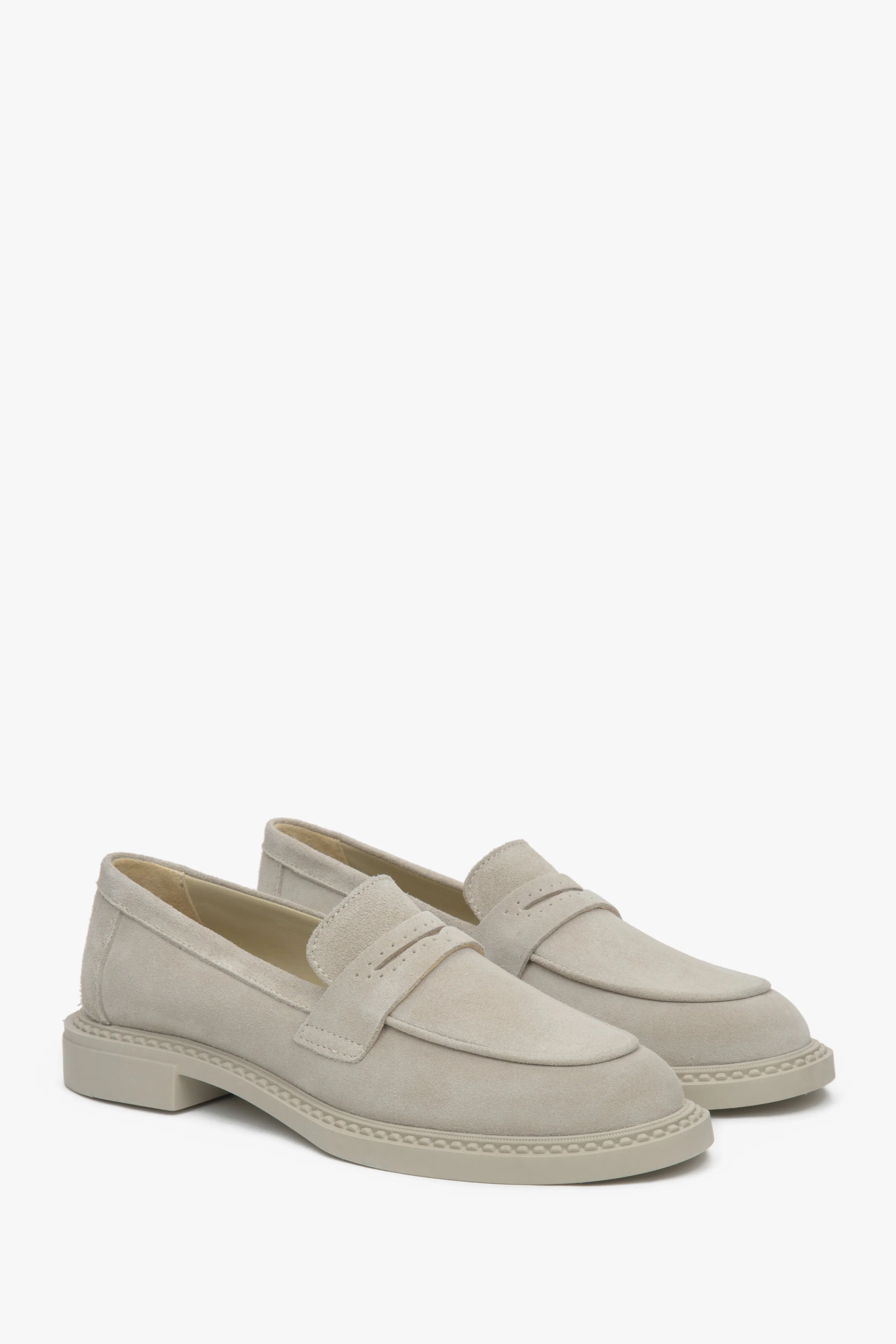 Klasyczne beżowe loafersy damskie typu Penny z włoskiego weluru naturalnego Estro ER00117127 - Image 2