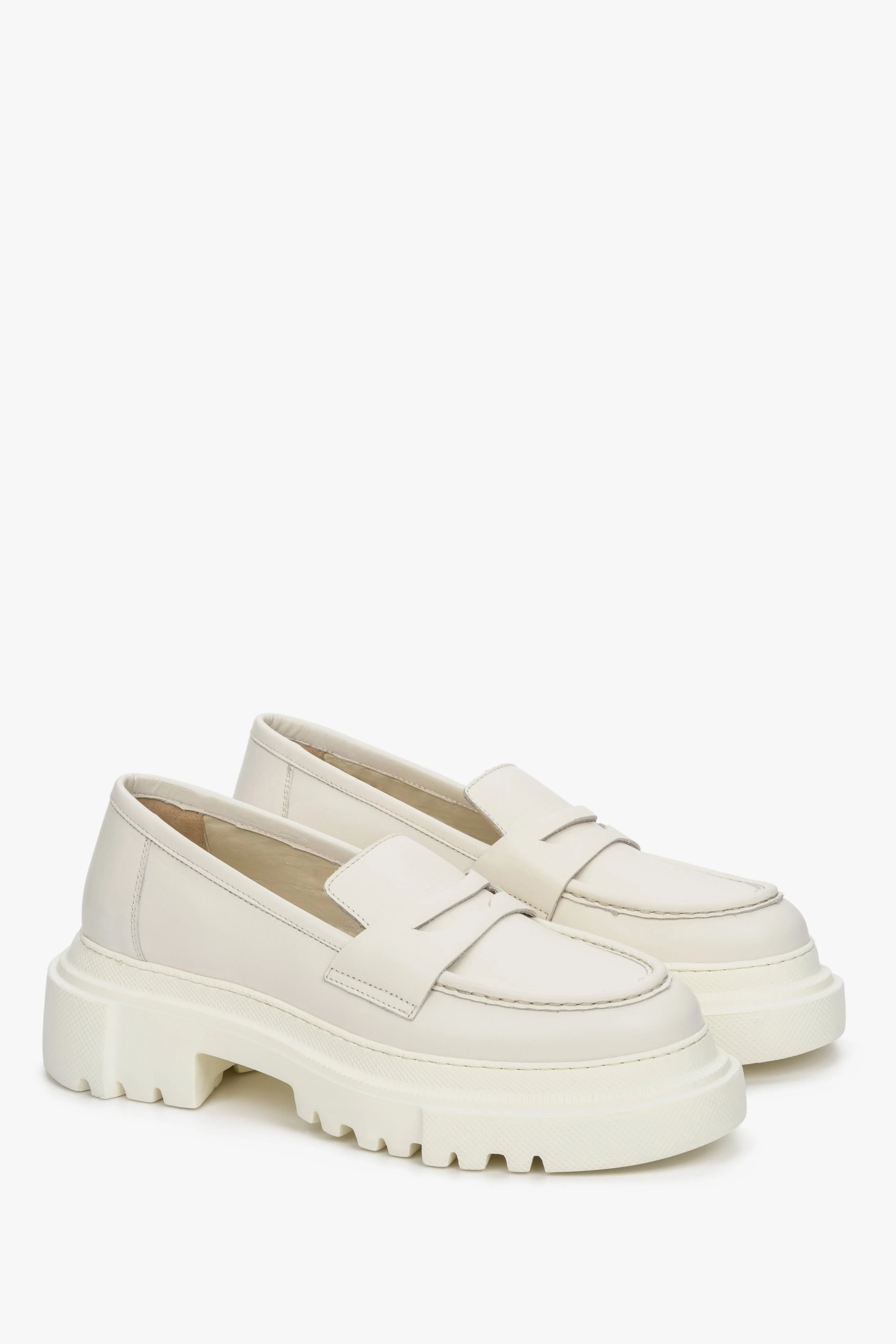 Białe loafersy damskie ze skóry naturalnej na platformie Estro ER00110028 - Image 3