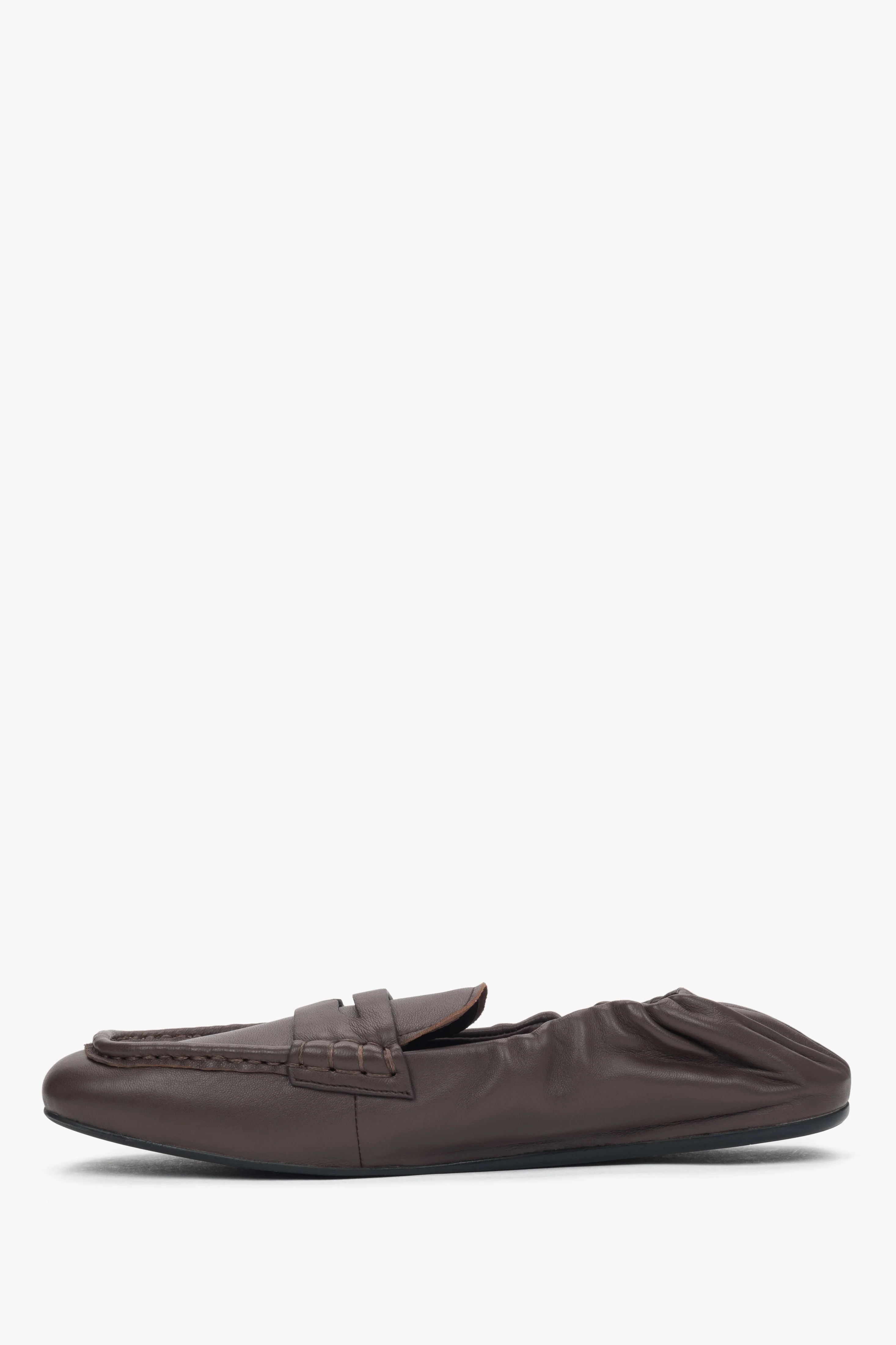 Elastyczne ciemnobrązowe loafersy damskie z miękkim zapiętkiem Estro ER00118784 - Image 6