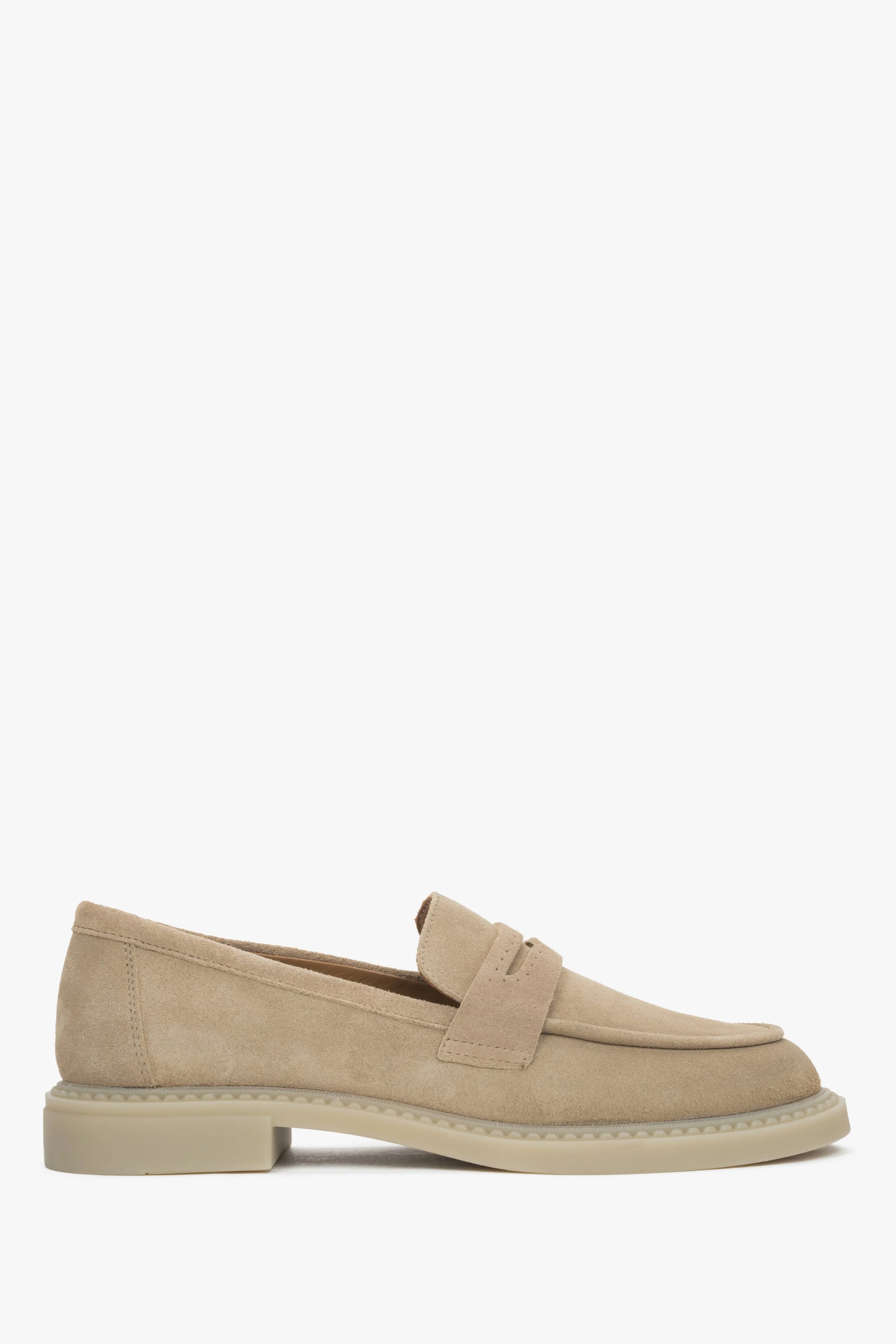 Klasyczne piaskowe loafersy damskie typu Penny z włoskiego weluru naturalnego Estro ER00119212