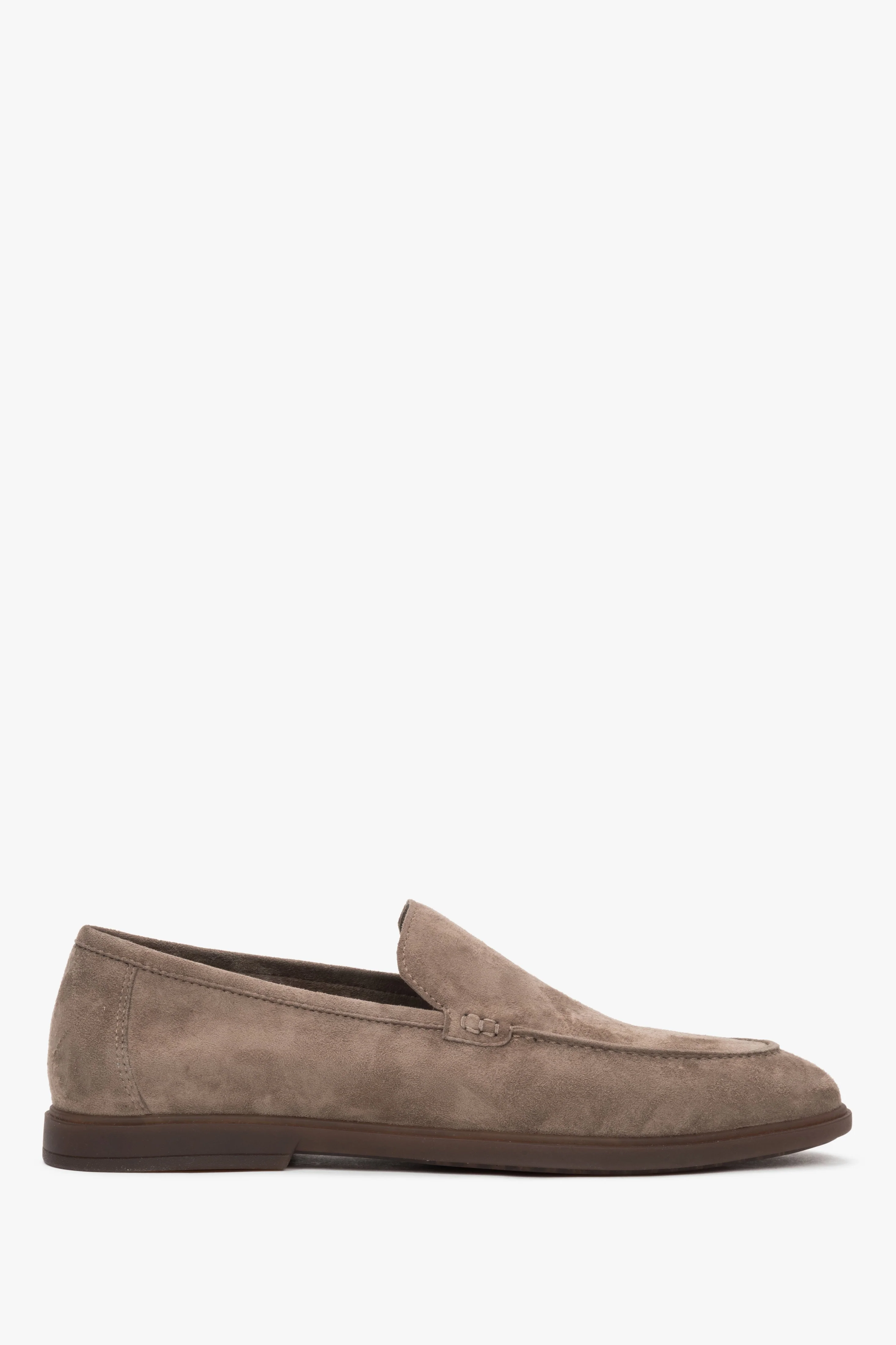Podłużne loafersy męskie z weluru naturalnego w kolorze khaki Estro ER00119402