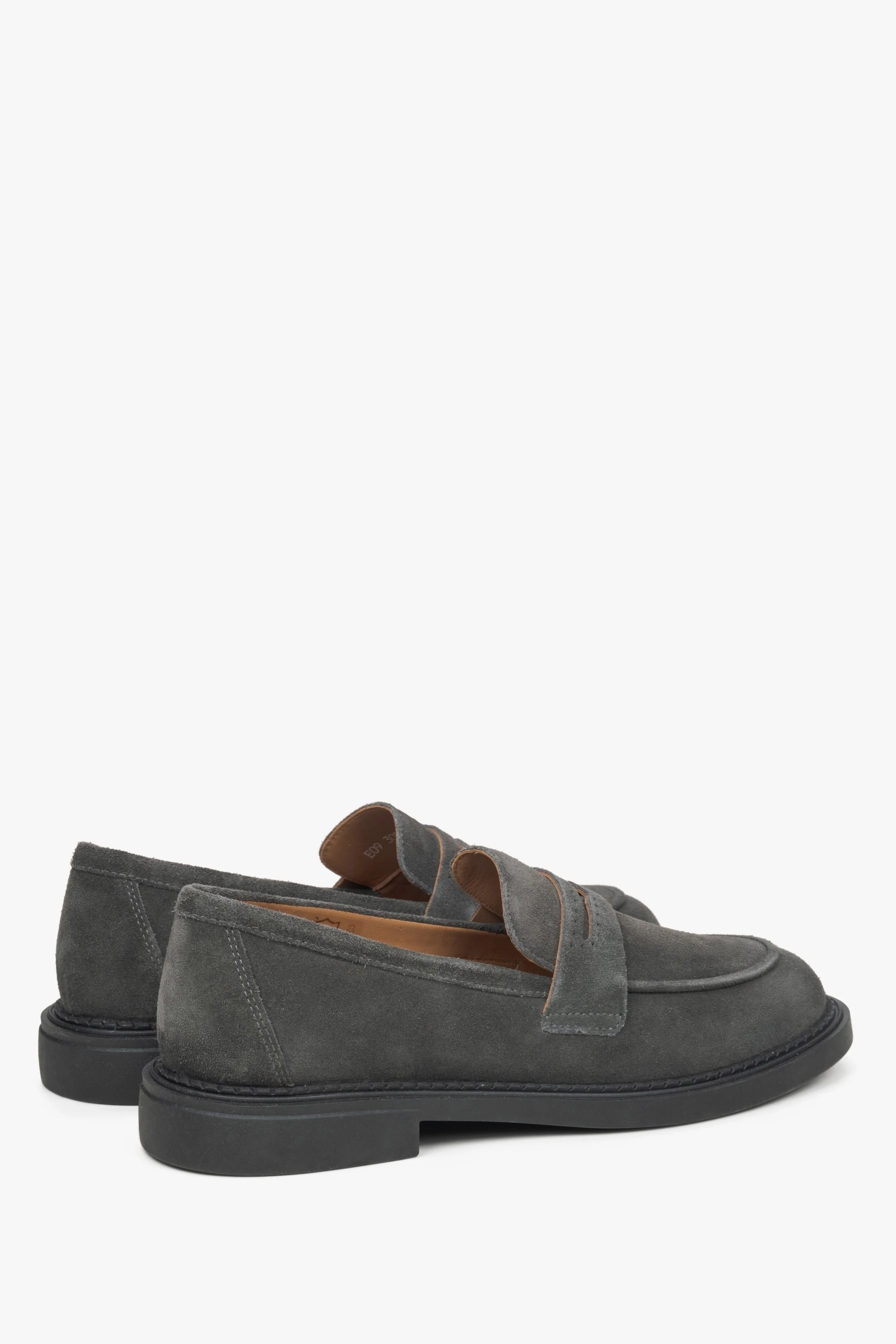 Szare mokasyny damskie typu Penny z włoskiego weluru naturalnego Estro ER00115639 - Image 5