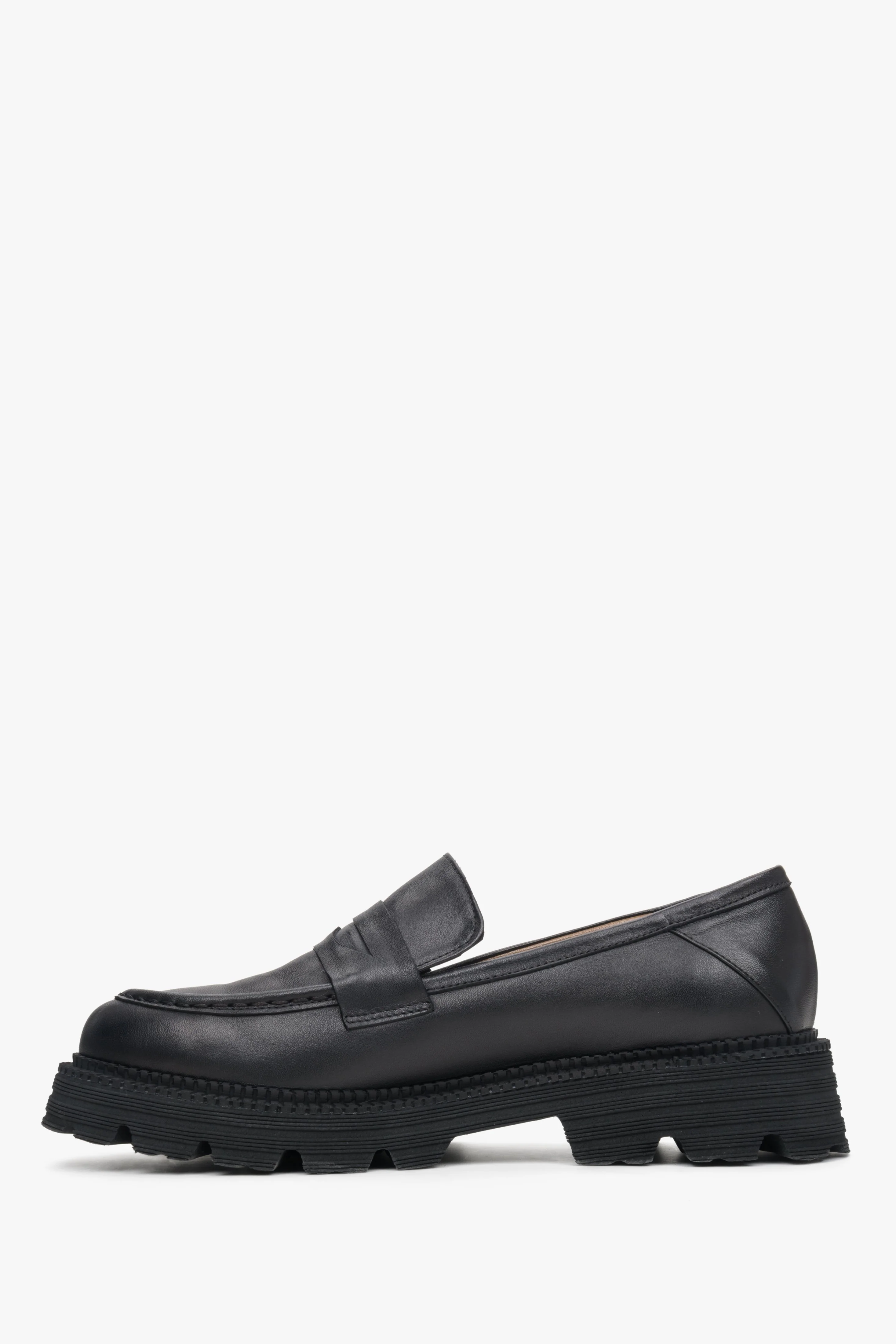 Skórzane mokasyny damskie loafersy w kolorze czarnym Estro ER00113813 - Image 3