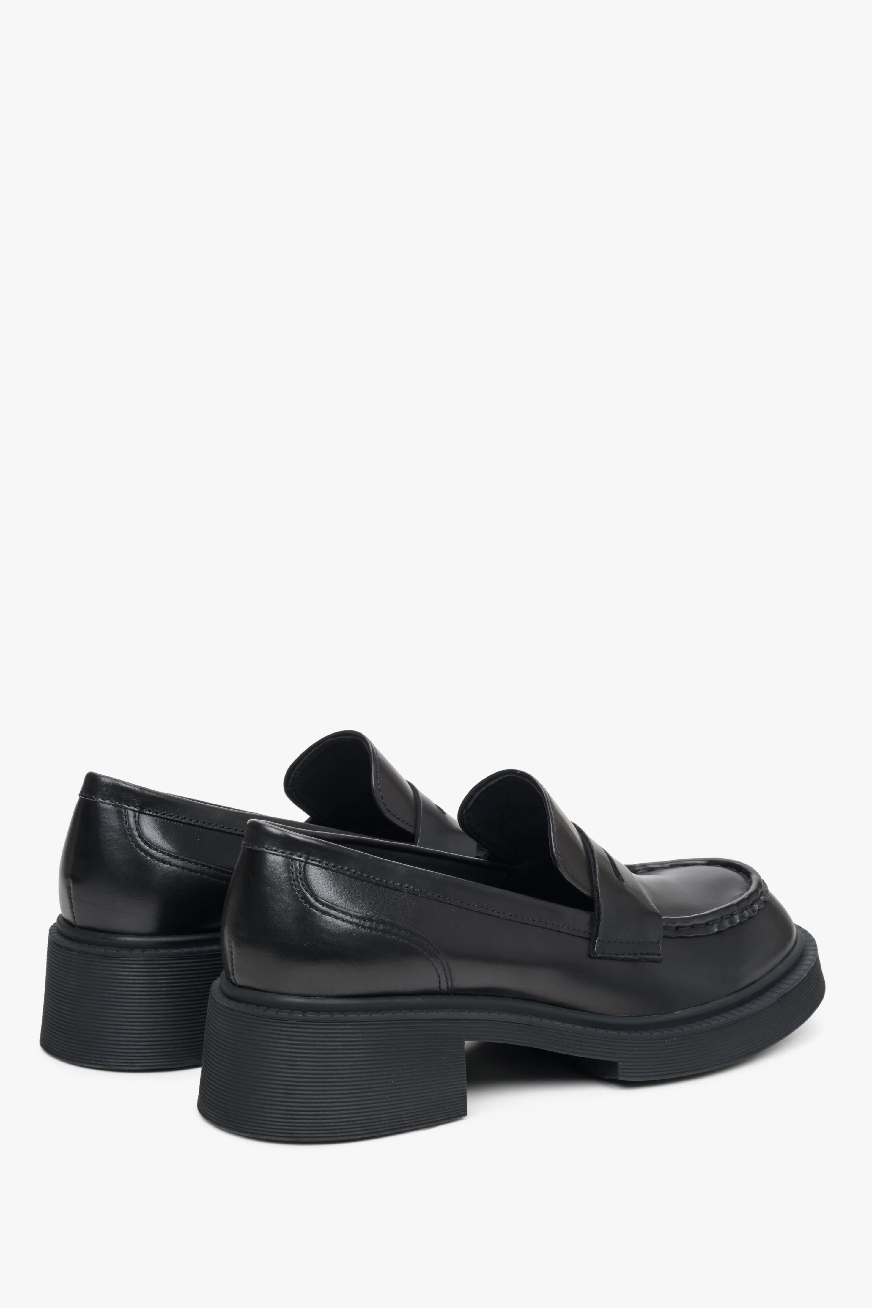 Czarne mokasyny damskie loafersy na stabilnym obcasie ze skóry naturalnej Estro ER00113576 - Image 5