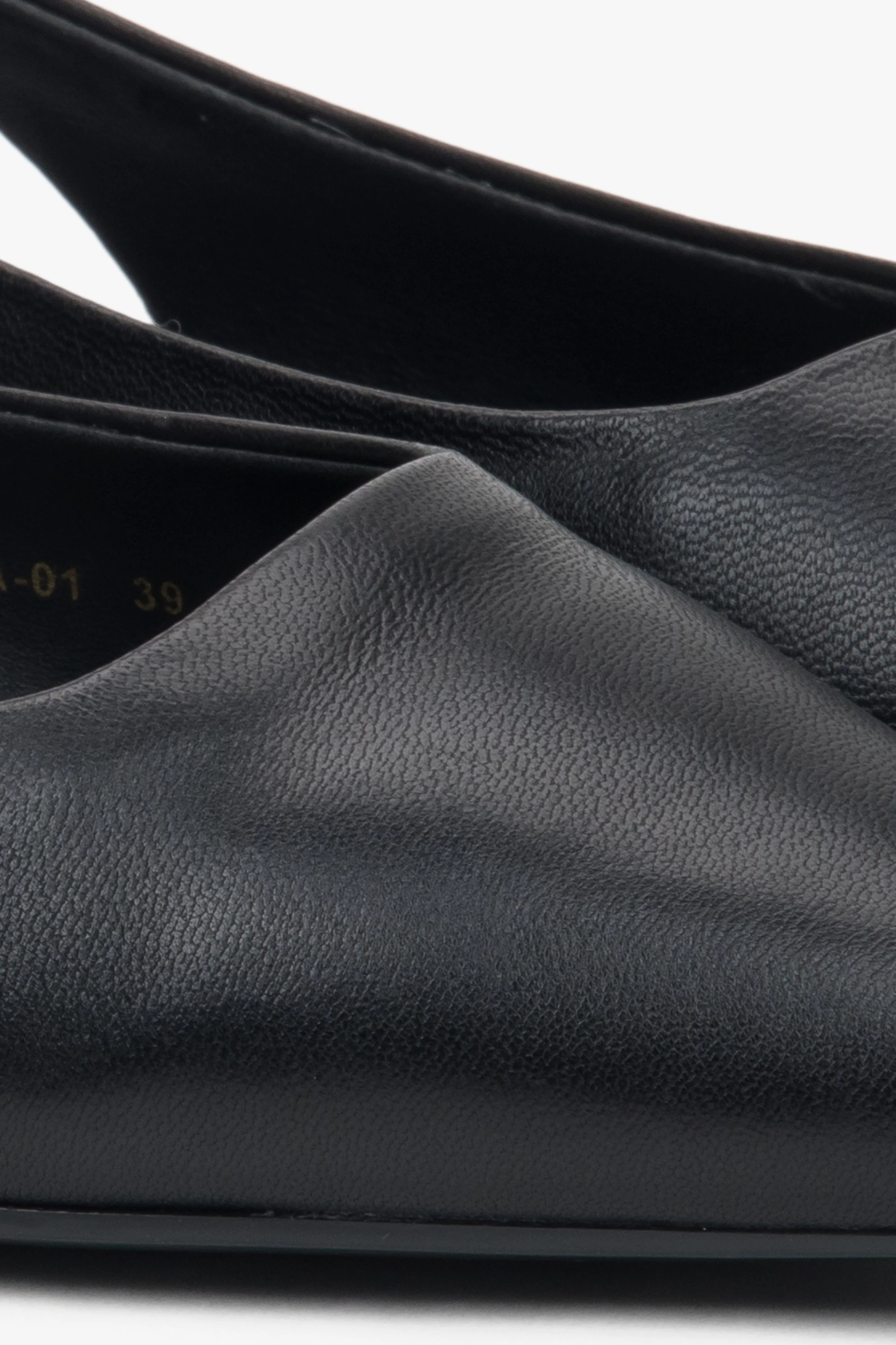 Czarne sandały damskie typu slingback na płaskim obcasie z czubkiem w szpic Estro ER00117219 - Image 7
