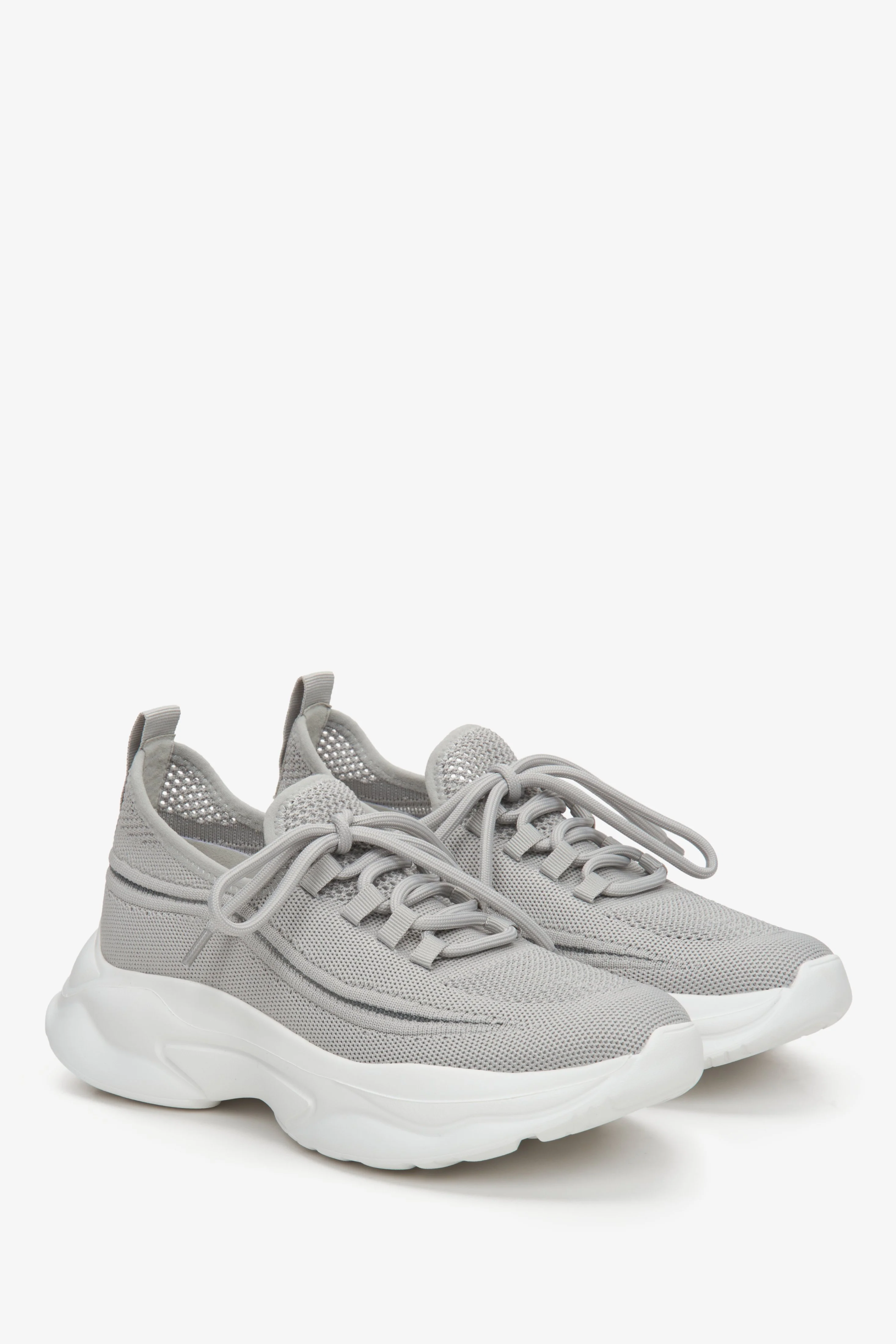 Szare niskie sneakersy damskie z siateczki na elastycznej podeszwie Estro ER00113220 - Image 2