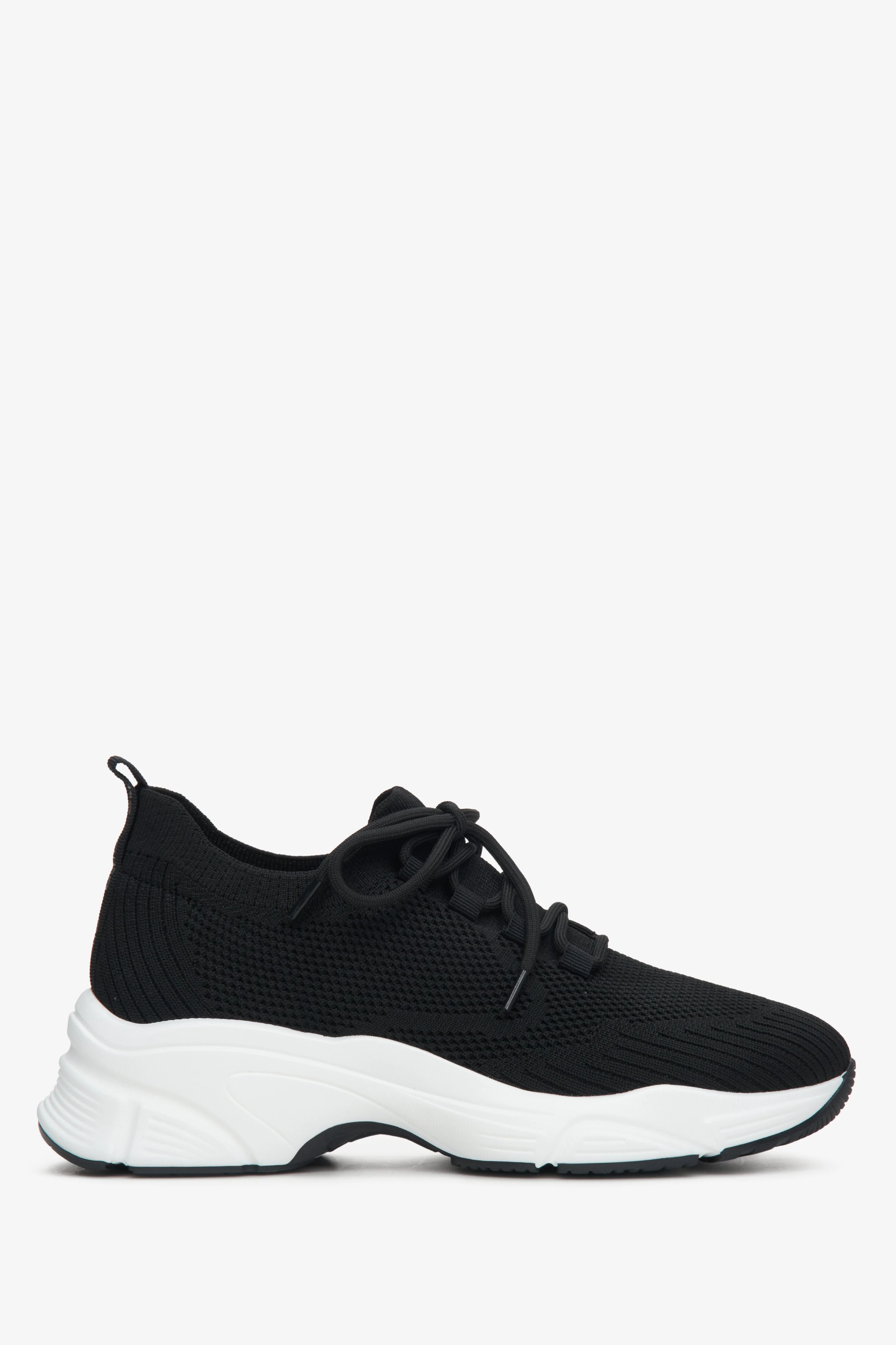 Czarne sneakersy damskie z siateczki na elastycznej podeszwie Estro ER00113222