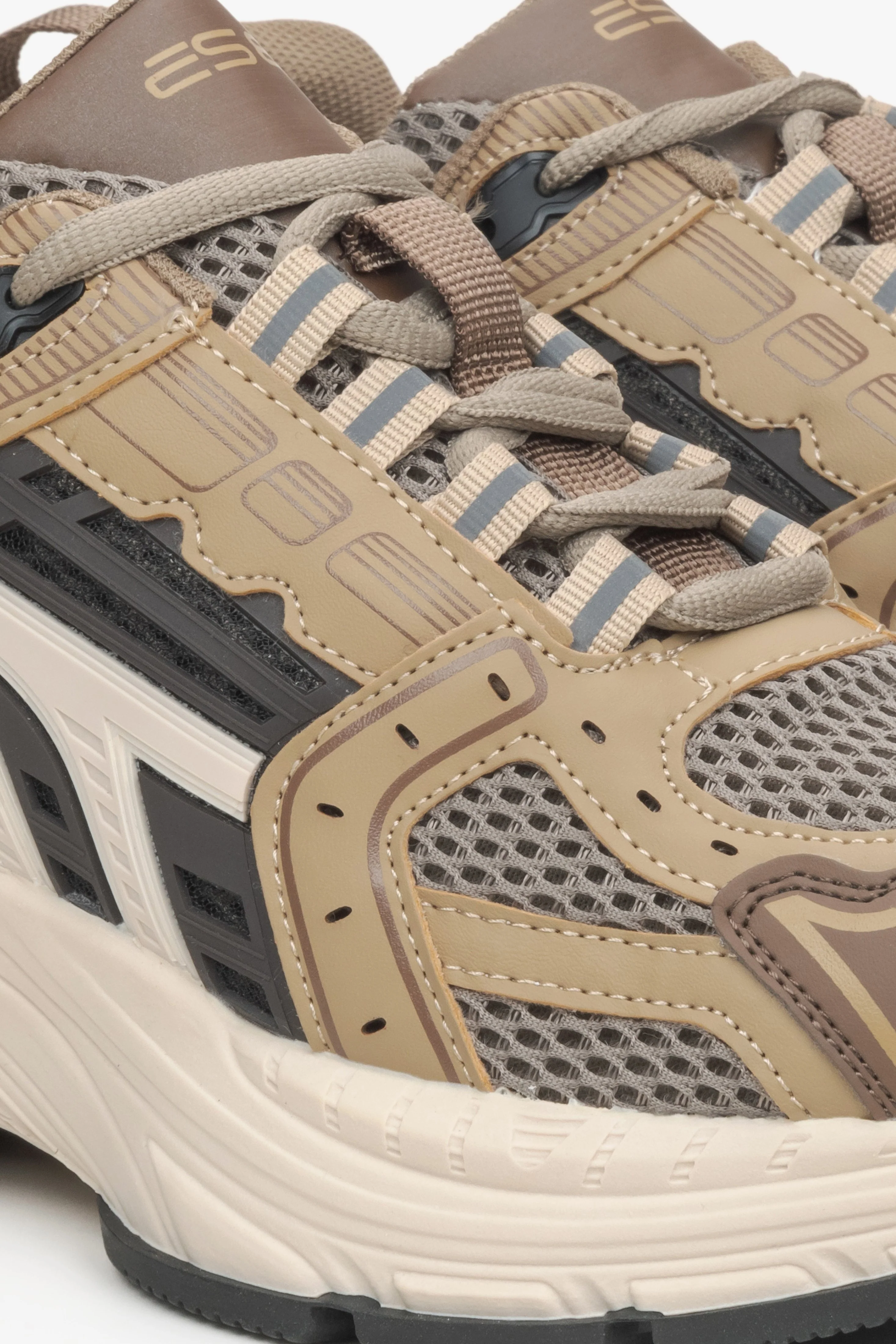 Beżowe sneakersy damskie z kombinowanych materiałów z przewiewną siateczką ES8 ER00115739 - Image 6