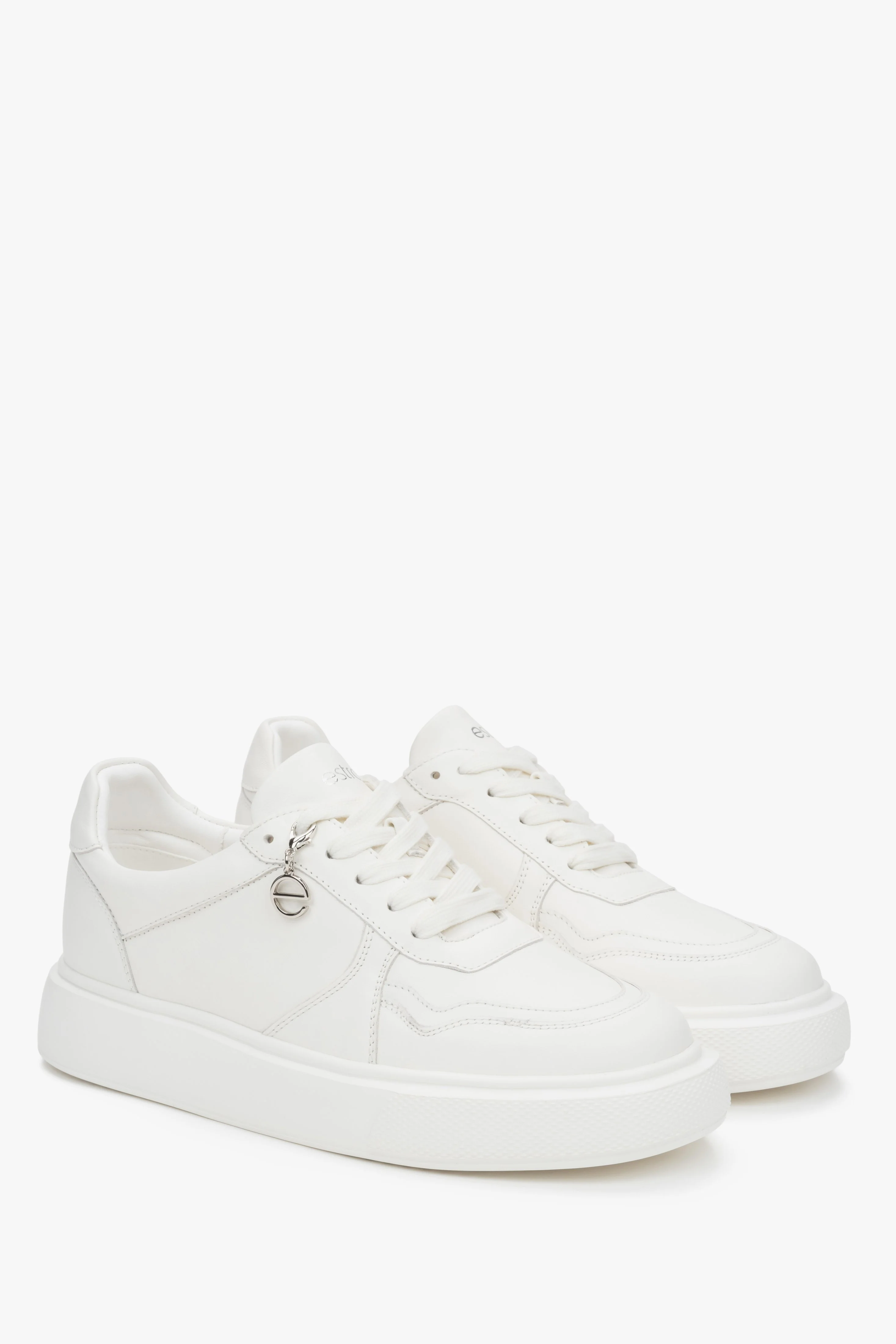 Białe skórzane sneakersy damskie z elastyczną podeszwą Estro ER00117140 - Image 2