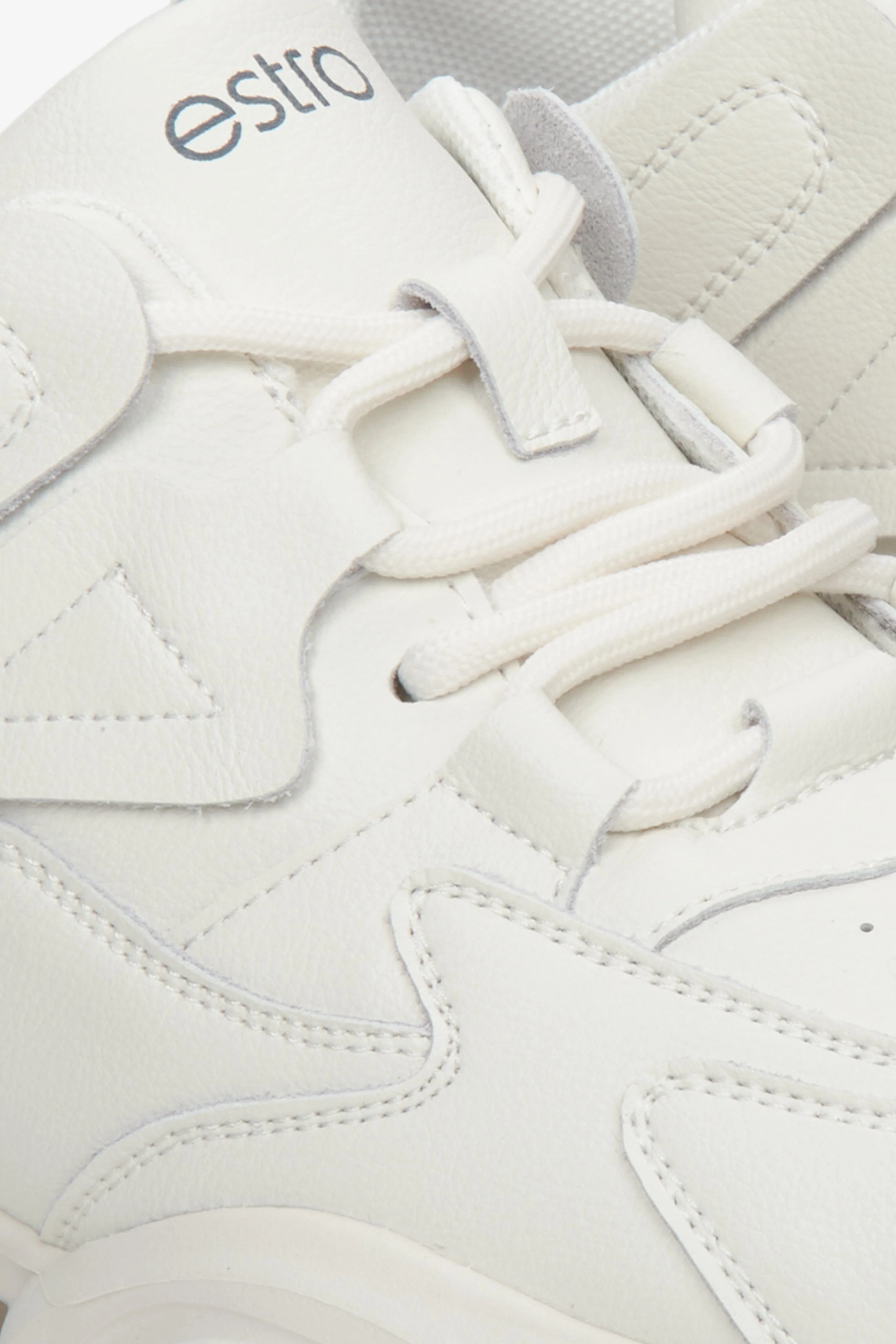Jasnobeżowe skórzane sneakersy damskie na grubej platformie Estro ER00112597 - Image 6