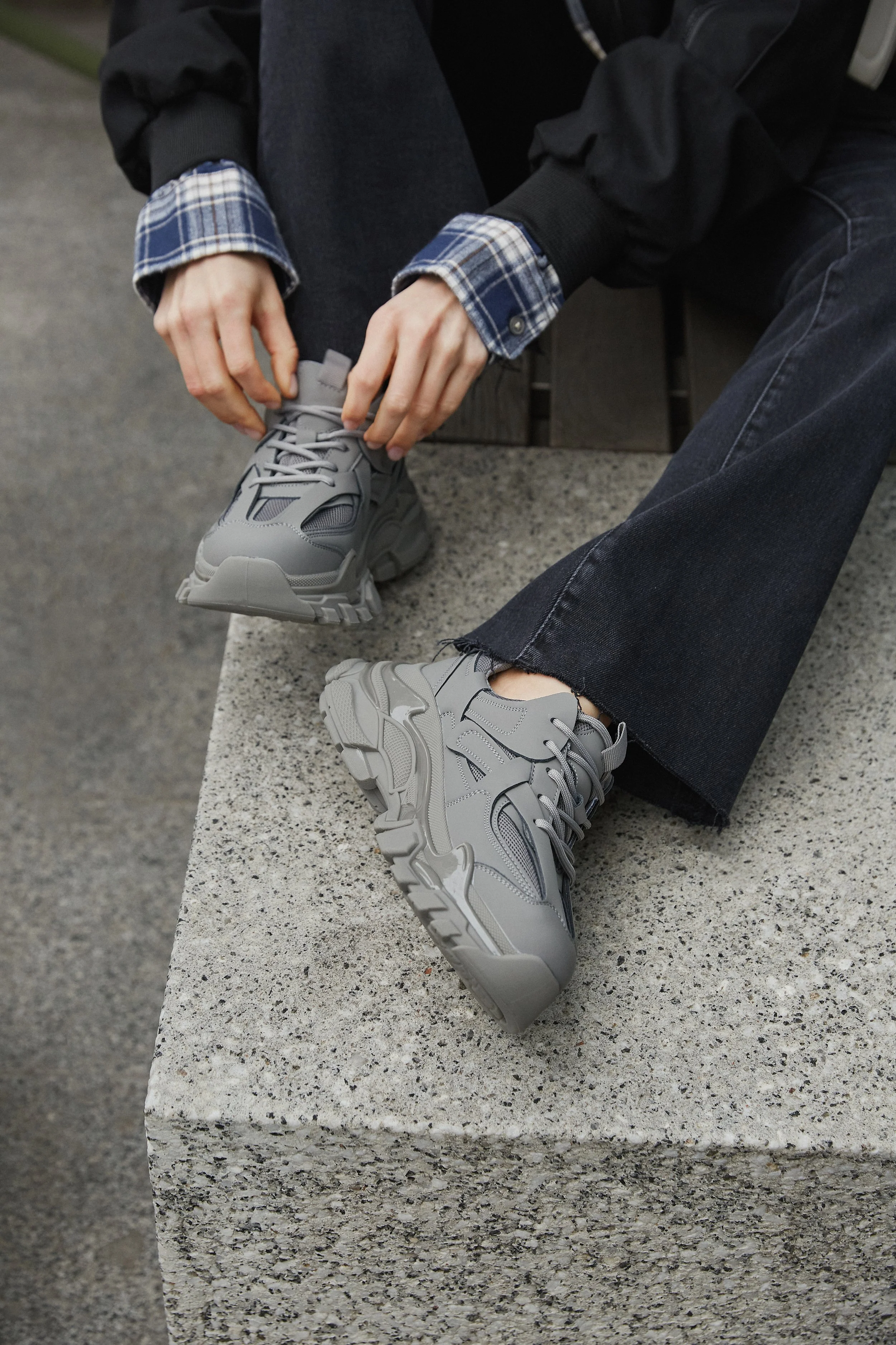 Szare sneakersy damskie na grubej podeszwie ES8 ER00112611