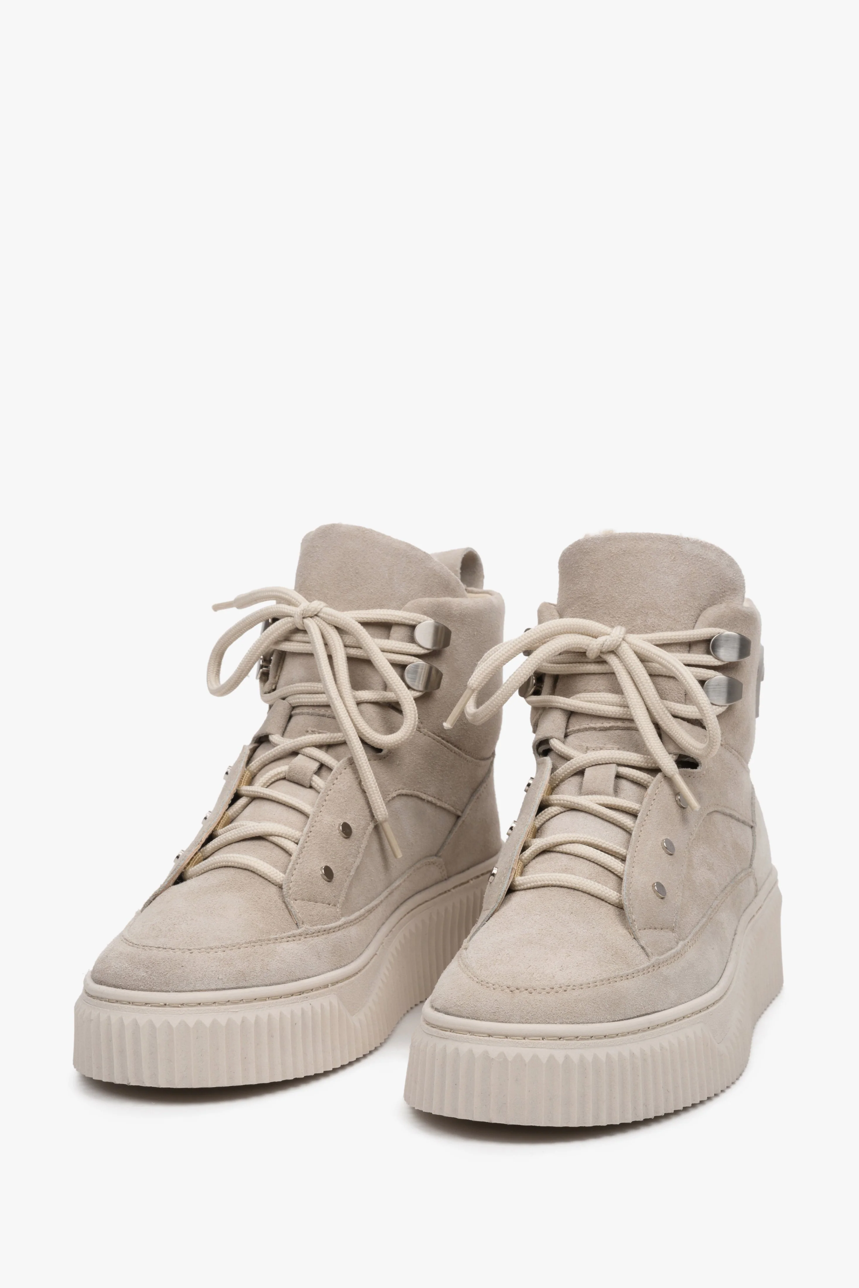 Wysokie sneakersy damskie z ociepleniem z beżowego zamszu naturalnego Estro ER00112210 - Image 3