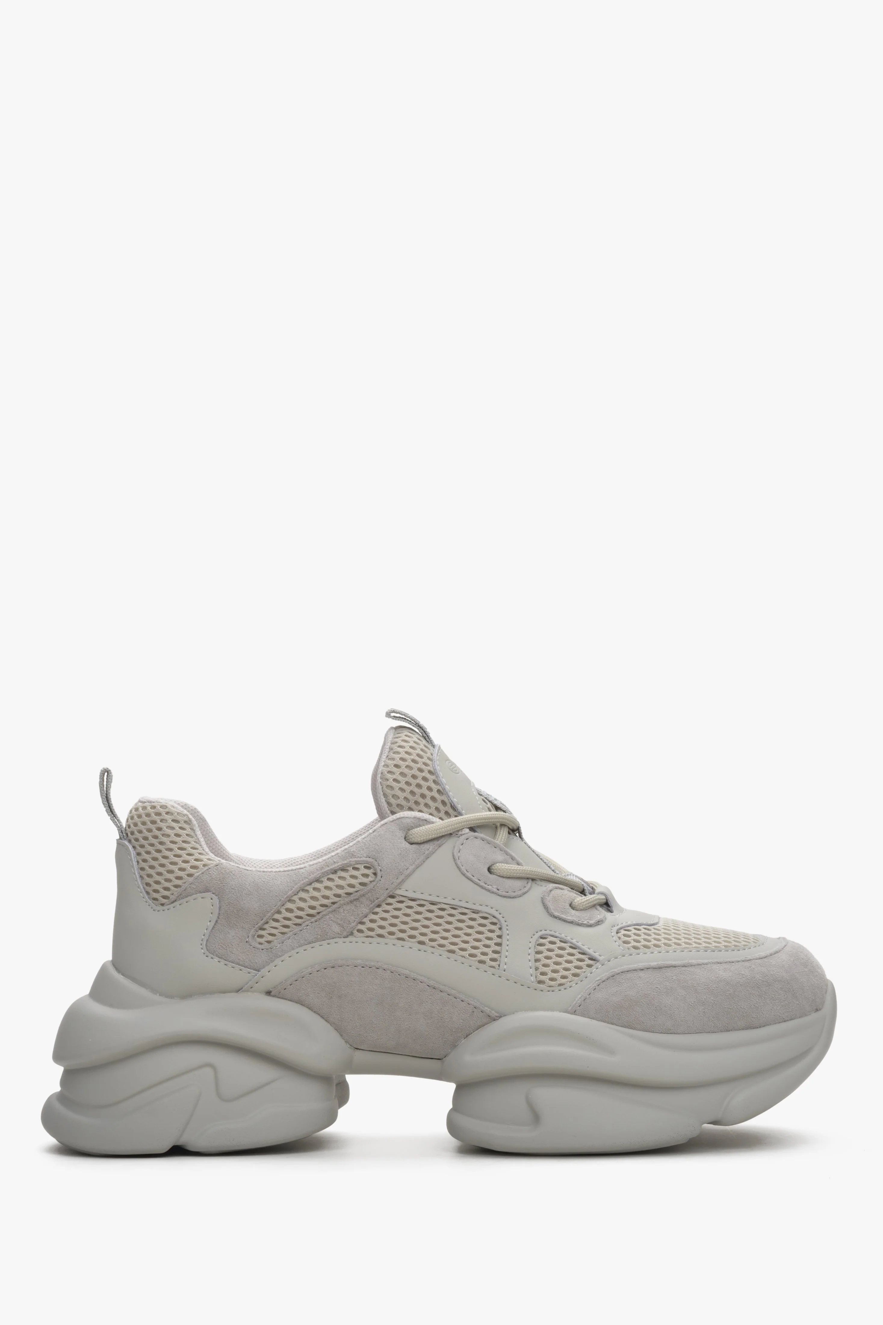 Szare sneakersy damskie z zamszu naturalnego z siateczką Estro ER00114169 - Image 3