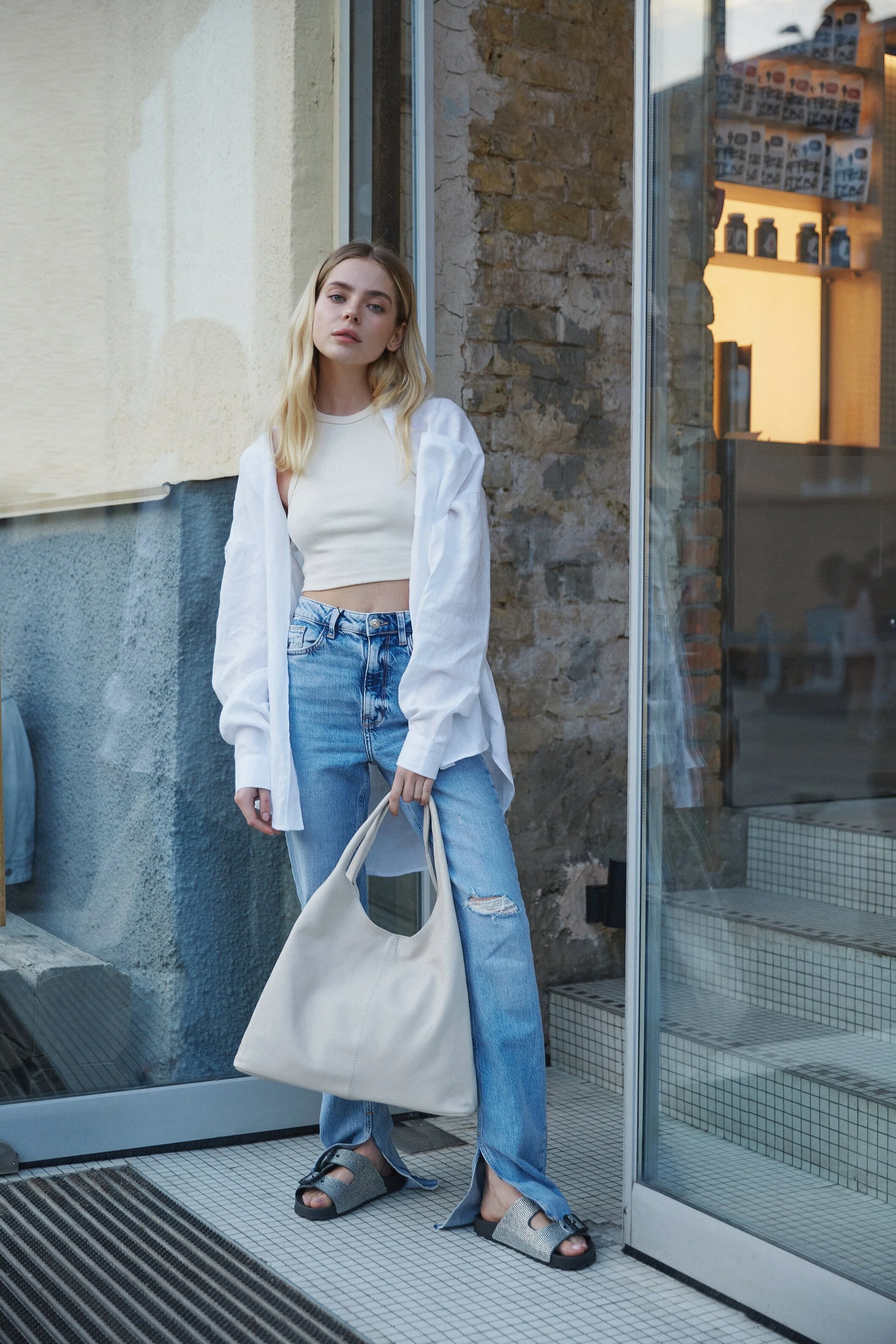 Jasnobeżowa torebka damska typu shopper ze skóry naturalnej Estro ER00112999 - Image 4
